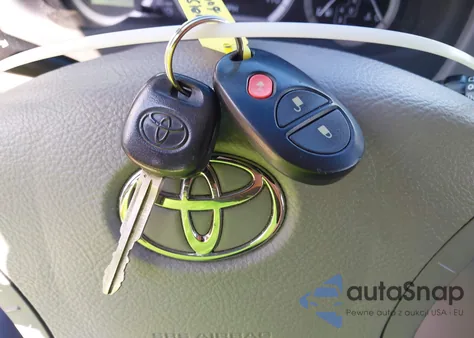 2004 Toyota Sienna Le z USA, uszkodzony, nr VIN 5TDZA23C74S130513